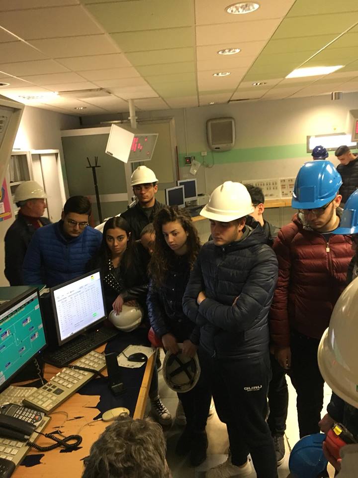 Terze classi dei tecnici del Majorana allo stabilimento ENI di Gela